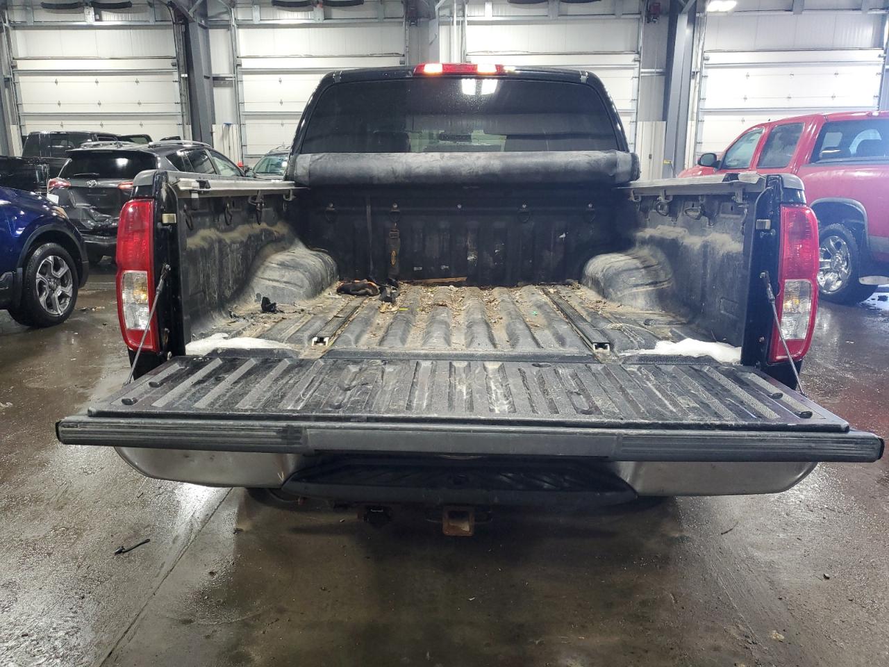 2008 Nissan Navara (Frontier) VIN 1N6AD07W08C421677 Copart auction photo, top/roof / undercarriage damage thumbnail 6