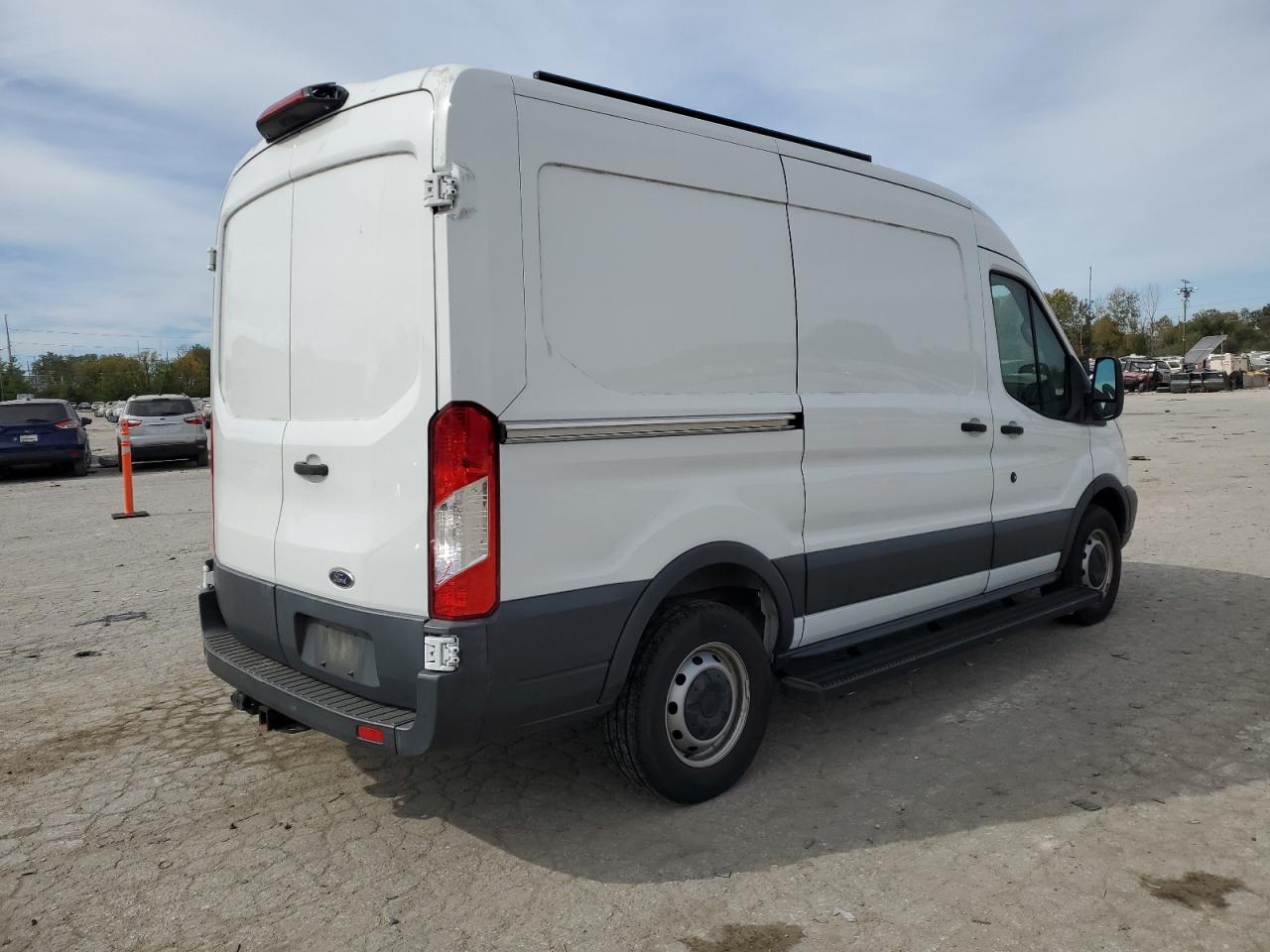 2018 Ford Transit VIN 1FTYR1CM0JKA78832 Copart auction photo, hail damage thumbnail 3