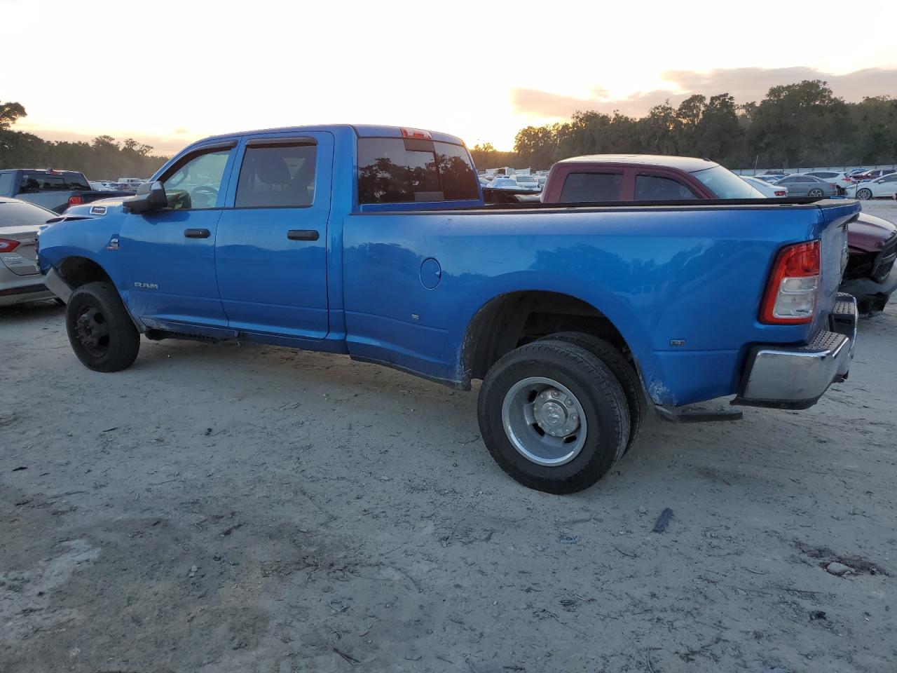 2021 RAM 3500 VIN 3C63RRGL5MG537365 Copart auction photo, front end / rear end damage thumbnail 2