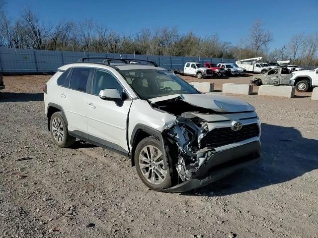 2021 Toyota RAV 4 VIN 2T3C1RFV0MW141833 Copart auction photo, front end / minor dent/scratches damage thumbnail 12