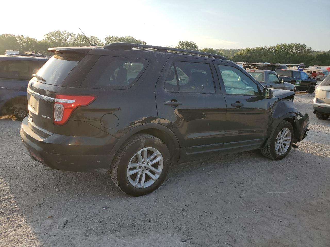 2015 Ford Explorer VIN 1FM5K7B8XFGA44854 Copart auction photo, front end / side damage thumbnail 3
