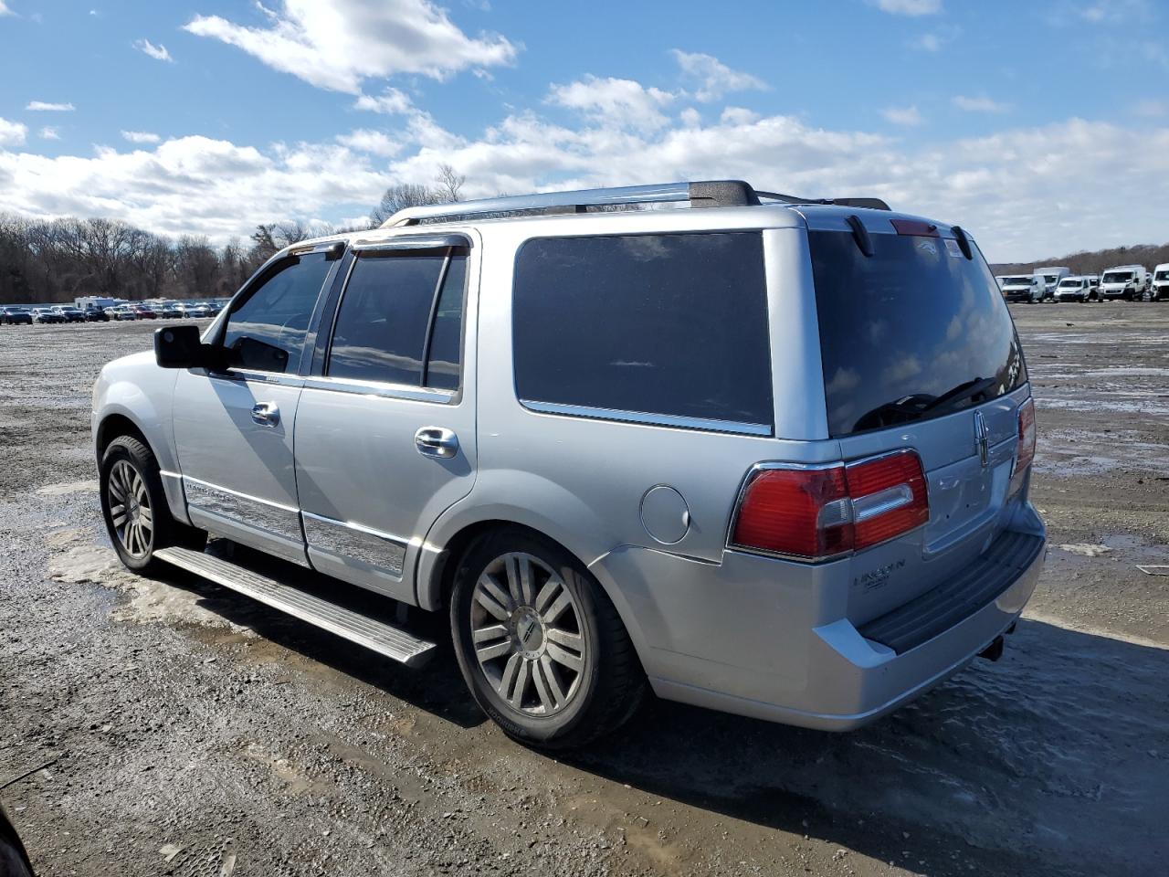 2011 Lincoln Navigator VIN 5LMJJ2J59BEJ08154 Copart auction photo, front end damage thumbnail 2