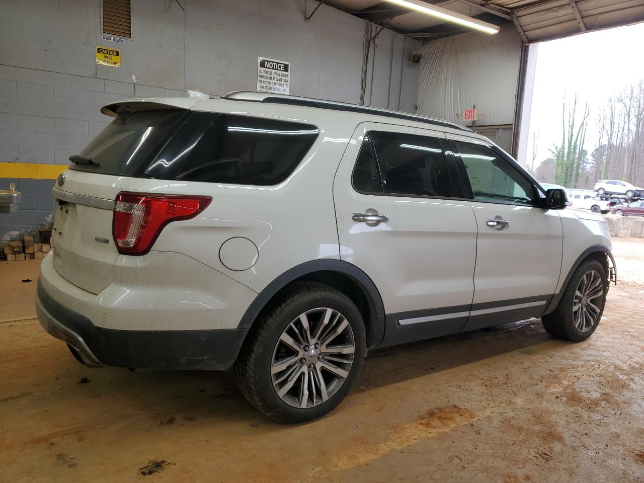 2016 Ford Explorer VIN 1FM5K8HT0GGB41032 Copart auction photo, front end damage thumbnail 3
