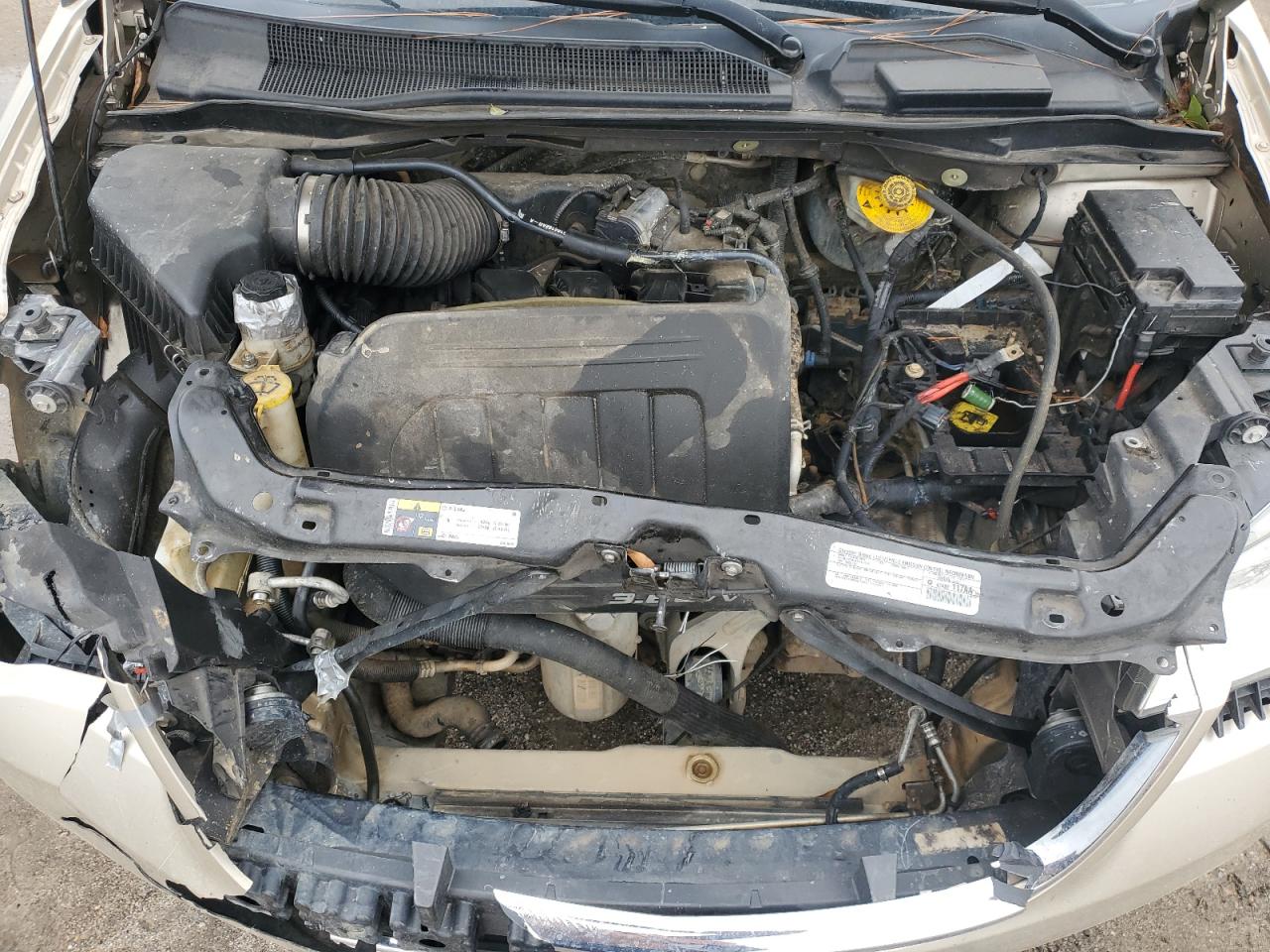 2015 Chrysler Town & Country VIN 2C4RC1BG7FR621037 Copart auction photo, front end / side damage thumbnail 14