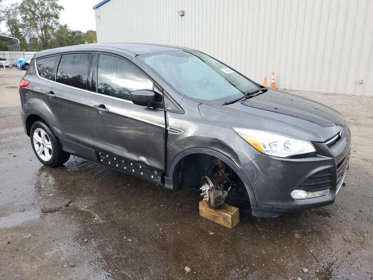 2016 Ford Escape VIN 1FMCU0GX5GUB53072 Copart auction photo, front end / side damage thumbnail 4