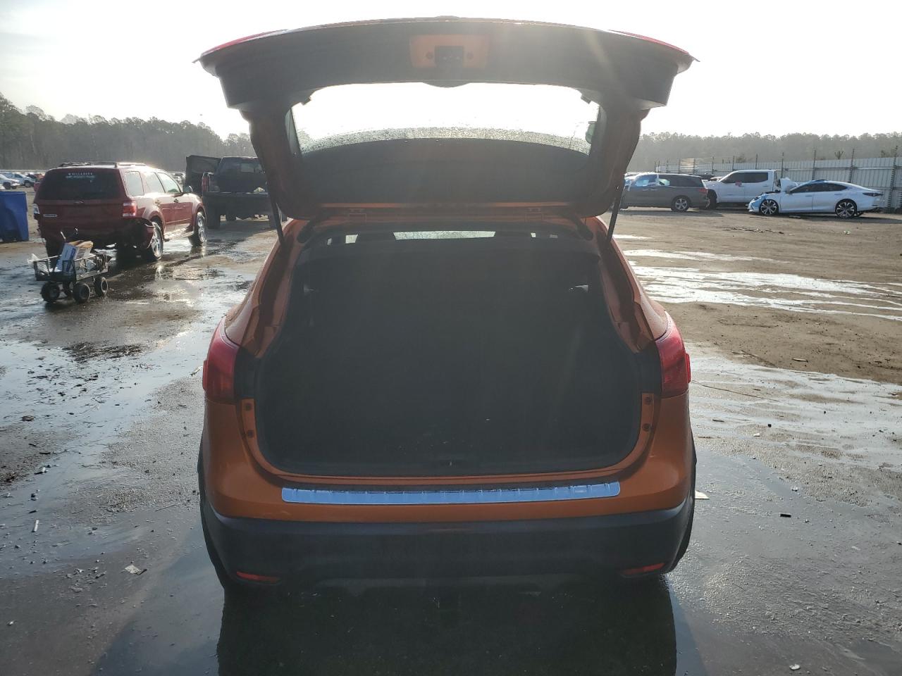 2017 Nissan Rogue VIN JN1BJ1CP9HW005018 Copart auction photo, front end / side damage thumbnail 6