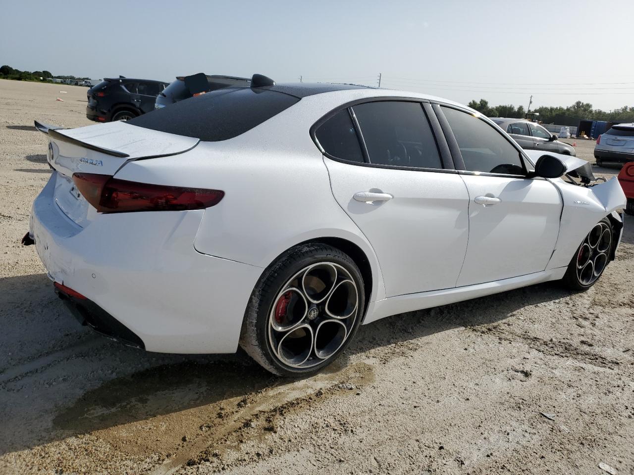 2022 Alfa Romeo Giulia VIN ZARFAMBN4N7663809 Copart auction photo, front end / rear end damage thumbnail 3