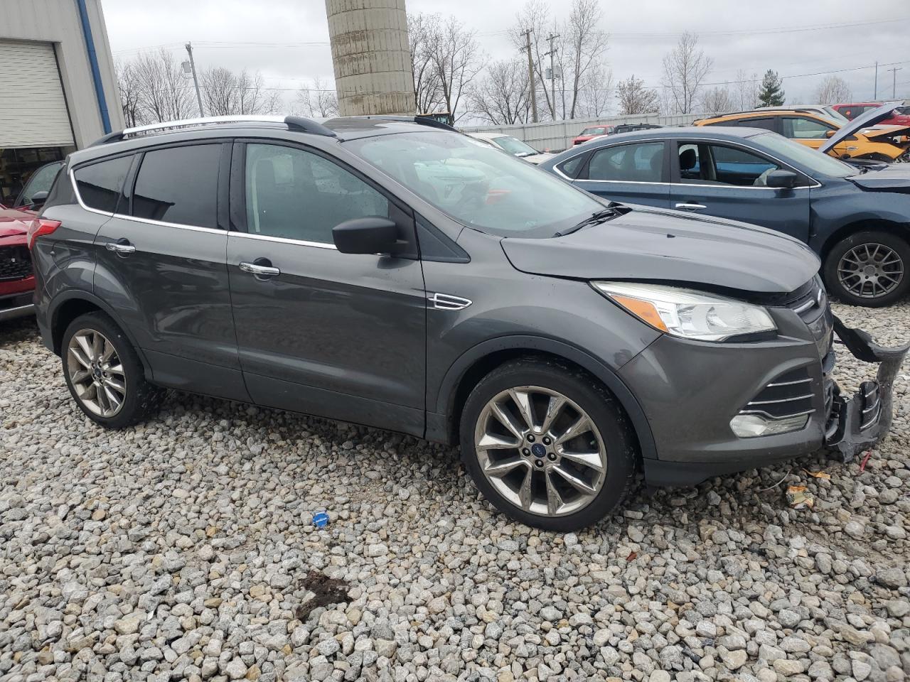 2016 Ford Escape VIN 1FMCU9GXXGUB96164 Copart auction photo, front end damage thumbnail 4