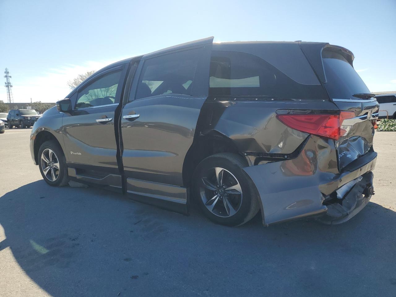 2019 Honda Odyssey VIN 5FNRL6H85KB054300 Copart auction photo, all over damage thumbnail 2