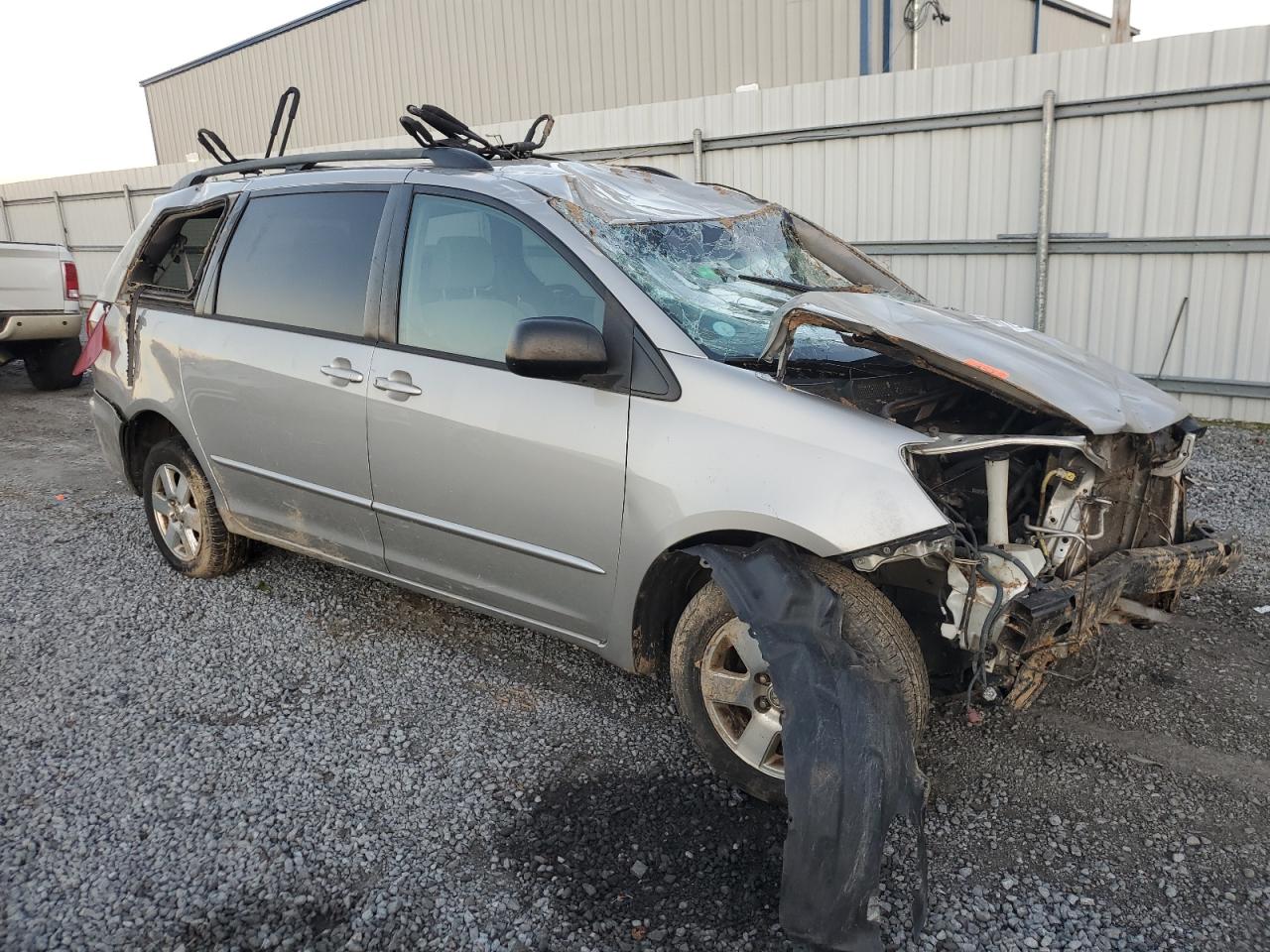 2005 Toyota Sienna VIN 5TDZA23C25S280871 Copart auction photo, all over damage thumbnail 4