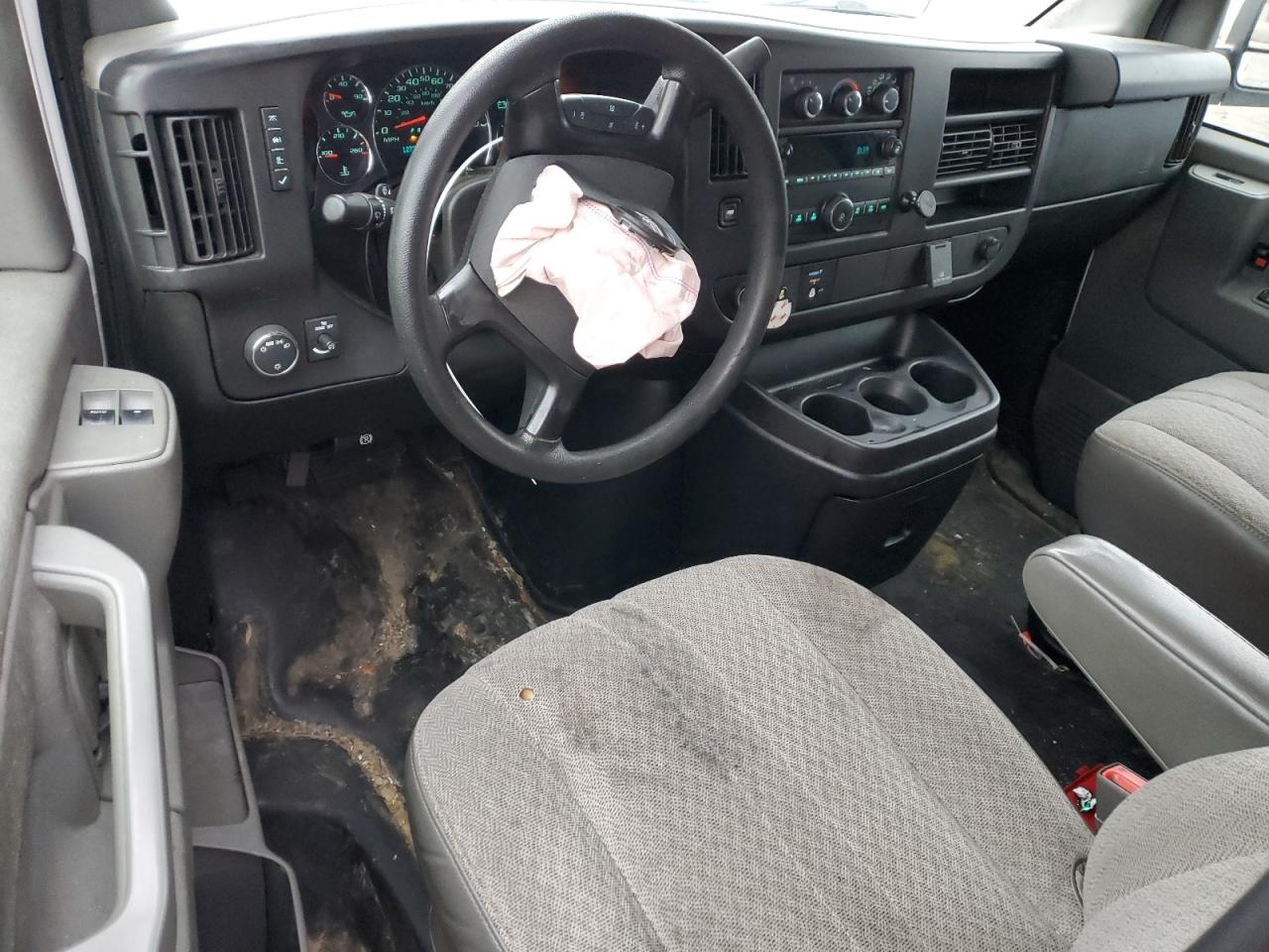 2016 GMC Savana VIN 1GTW7AFF2G1901883 Copart auction photo, front end damage thumbnail 8