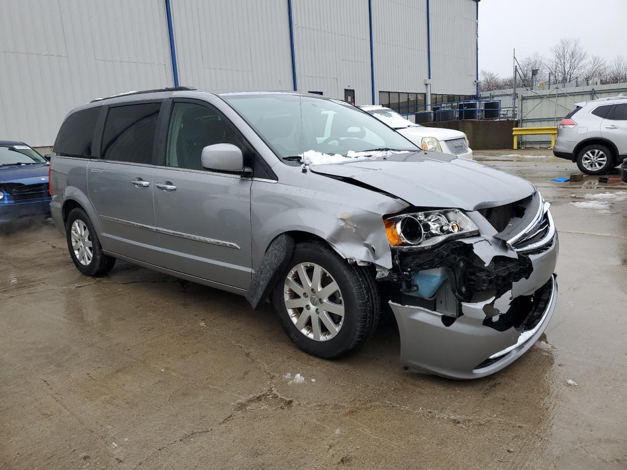 2016 Chrysler Town & Country VIN 2C4RC1BG9GR188645 Copart auction photo, front end damage thumbnail 4