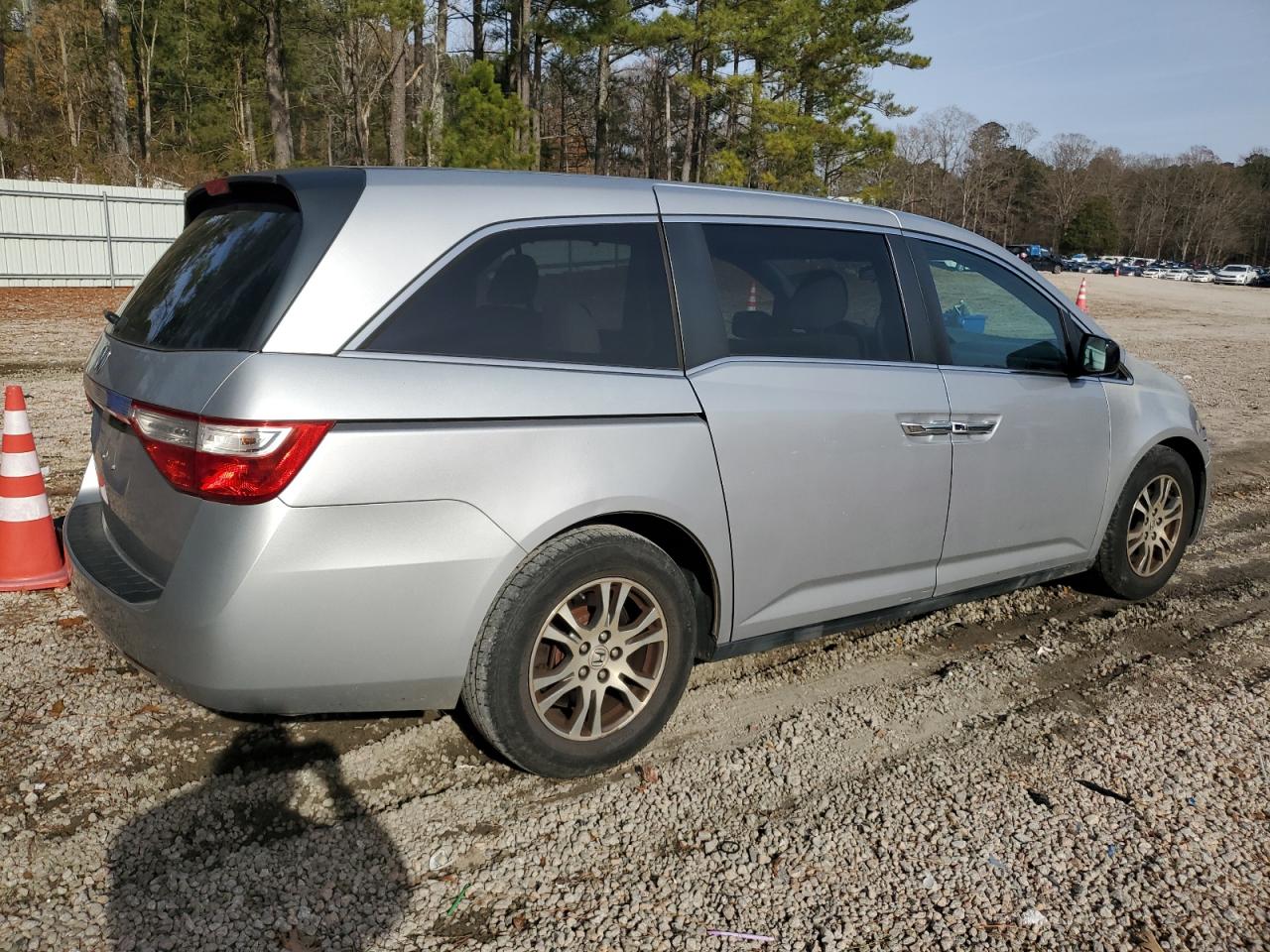 2013 Honda Odyssey VIN 5FNRL5H49DB027756 Copart auction photo, front end damage thumbnail 3