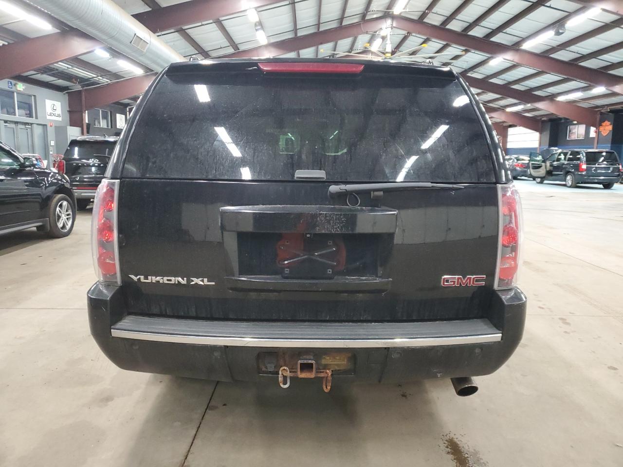 2013 GMC Yukon VIN 1GKS2MEF6DR274557 Copart auction photo, minor dent/scratches damage thumbnail 6