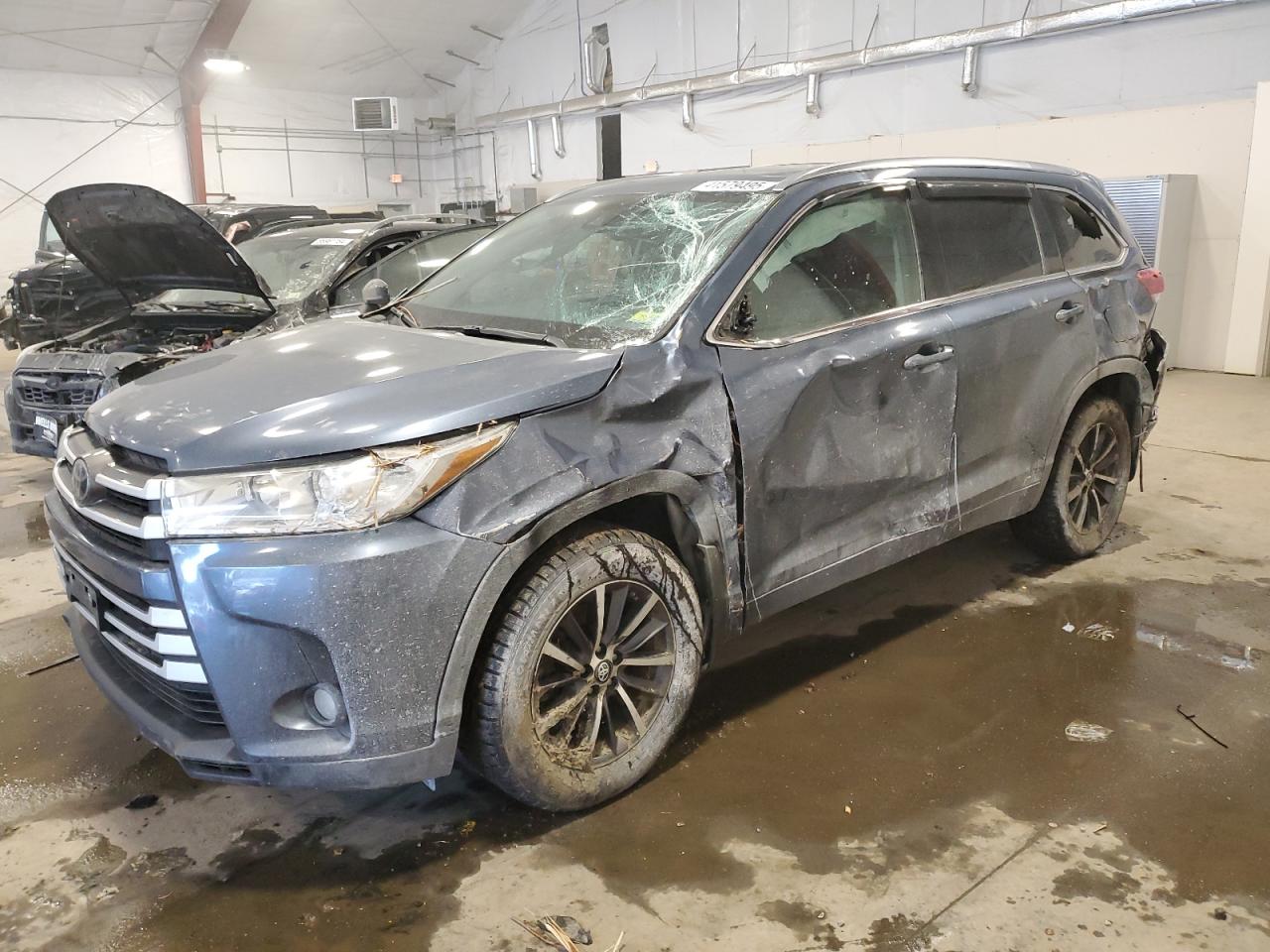 2017 Toyota Highlander VIN 5TDJZRFH2HS396758