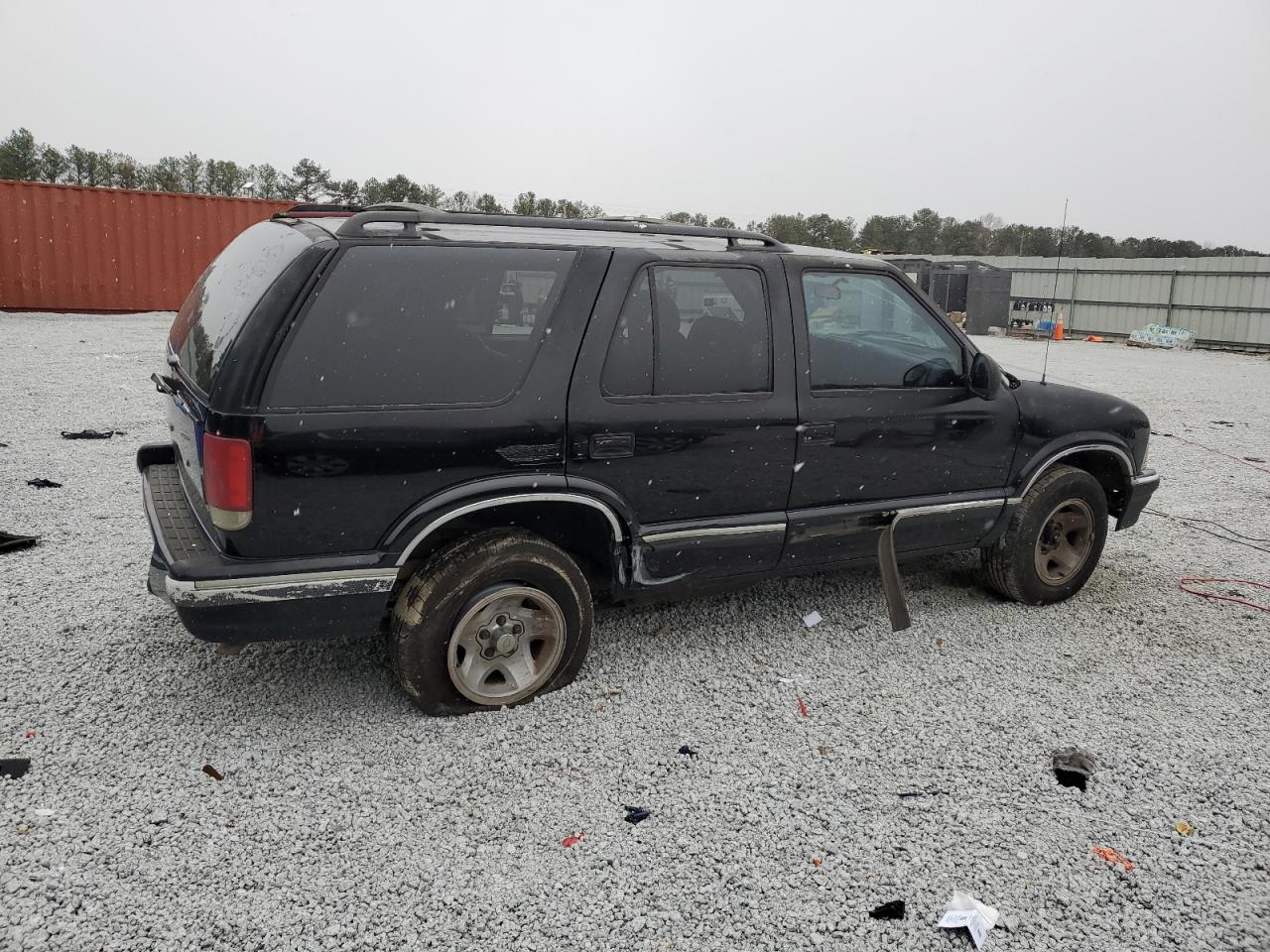 1996 Chevrolet Blazer VIN 1GNCS13W9T2295497 Copart auction photo, all over / mechanical damage thumbnail 3
