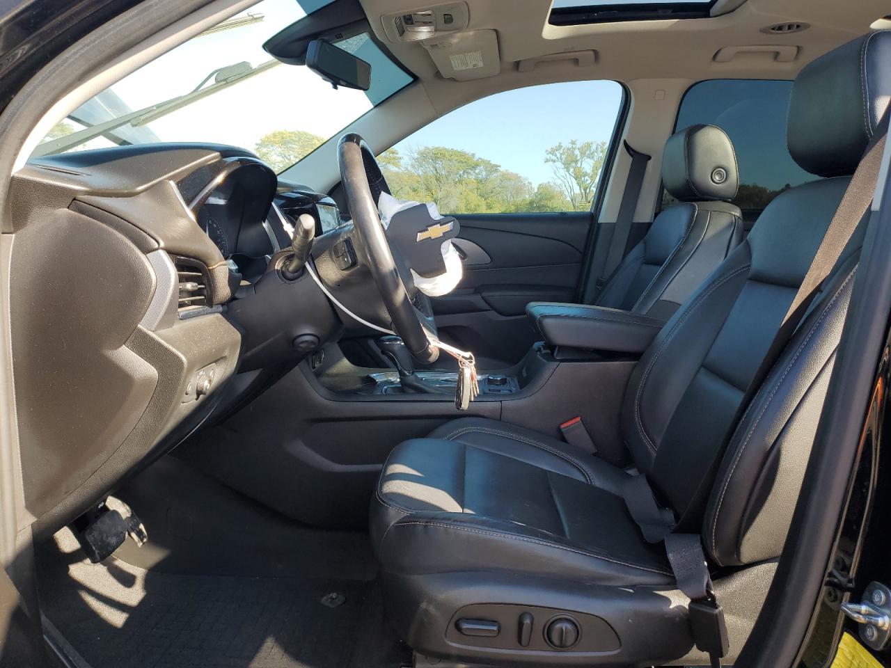 2018 Chevrolet Traverse VIN 1GNEVJKW9JJ266960 Copart auction photo, front end / mechanical damage thumbnail 7