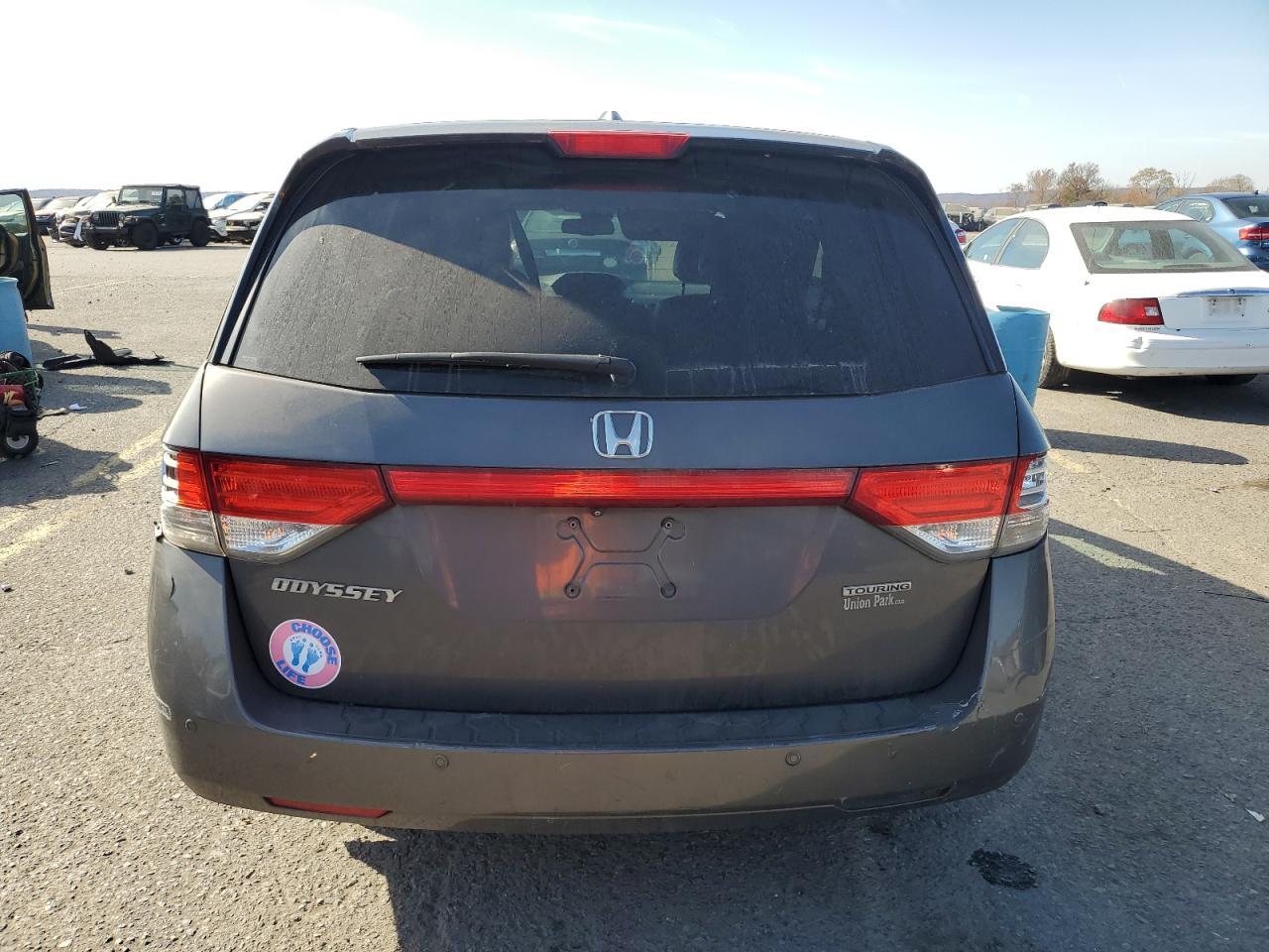 2015 Honda Odyssey VIN 5FNRL5H91FB047207 Copart auction photo, side / front end damage thumbnail 6