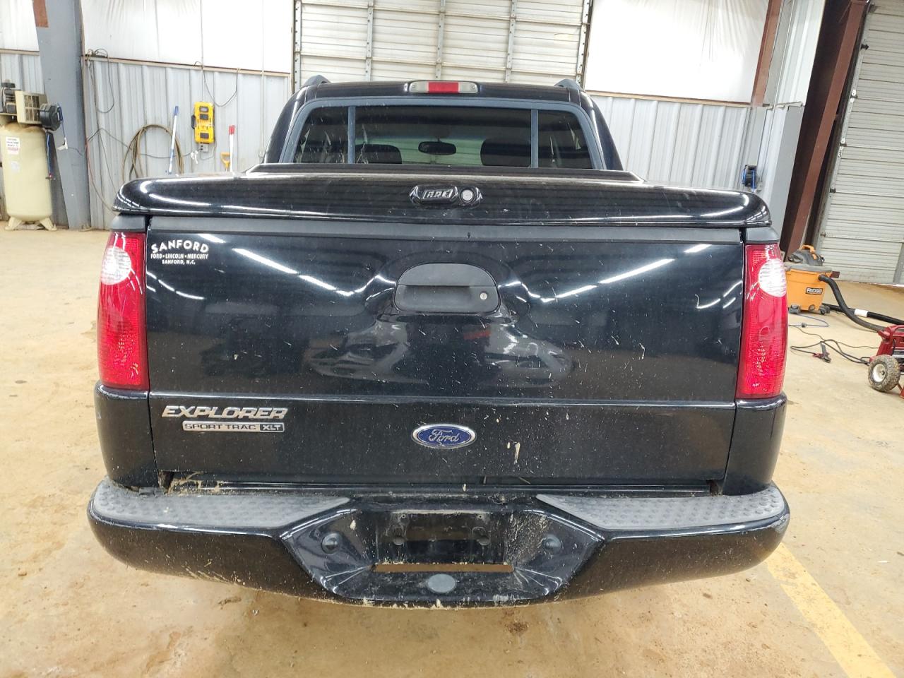 2005 Ford Explorer VIN 1FMZU67K95UB39903 Copart auction photo, side / undercarriage damage thumbnail 6