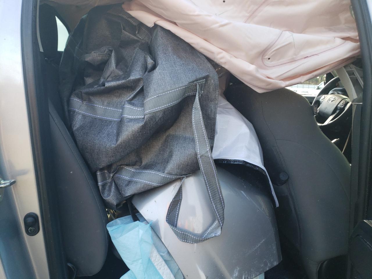 2019 Toyota Tacoma VIN 3TMCZ5AN4KM204925 Copart auction photo, all over / undercarriage damage thumbnail 10