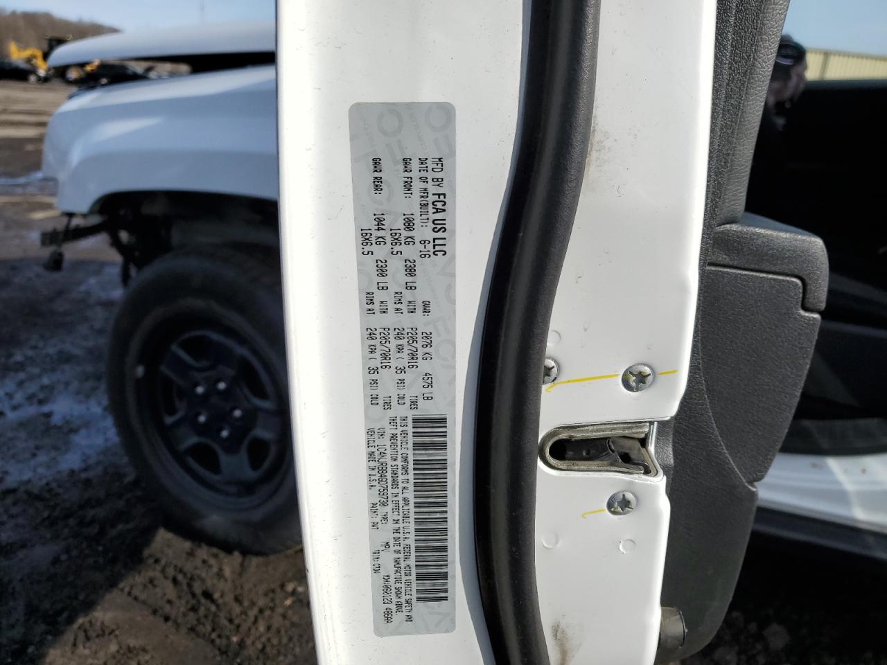 2016 Jeep Liberty (Patriot) VIN 1C4NJRBB4GD759730 Copart auction photo, front end / minor dent/scratches damage thumbnail 15