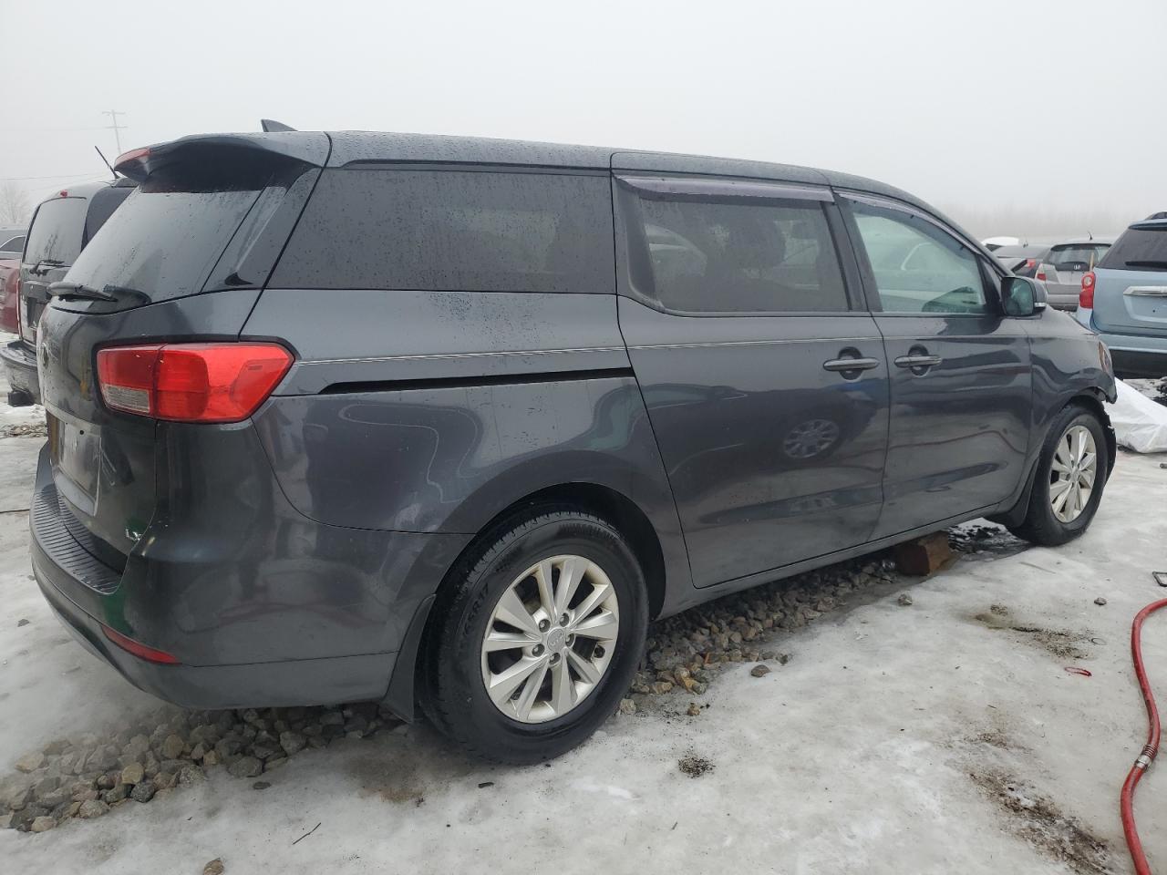 2017 KIA Sedona VIN KNDMB5C12H6306347 Copart auction photo, front end damage thumbnail 3