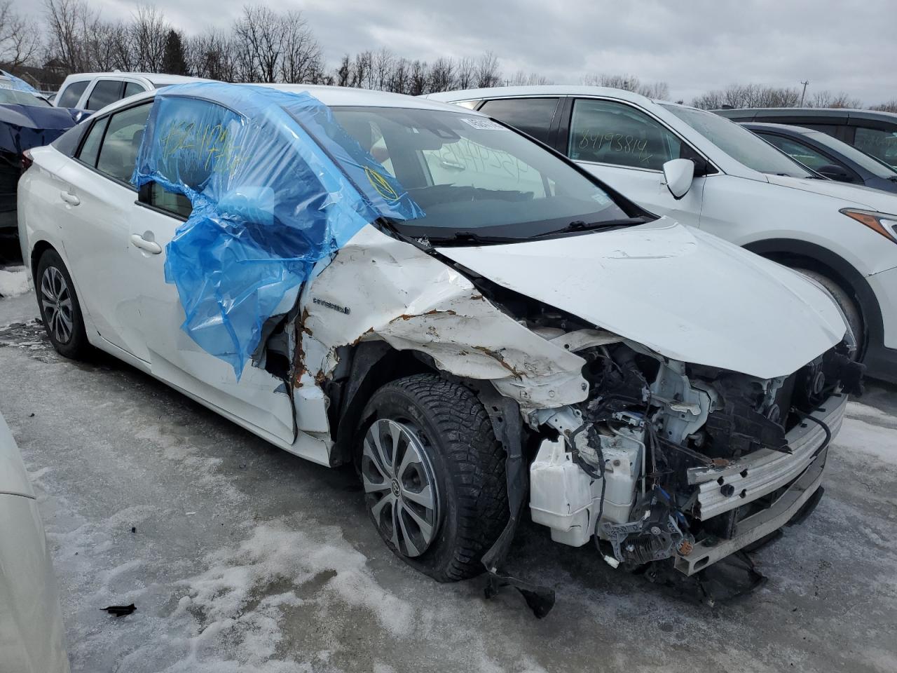 2020 Toyota Prius VIN JTDL9RFU5L3022306 Copart auction photo, front end / side damage thumbnail 4