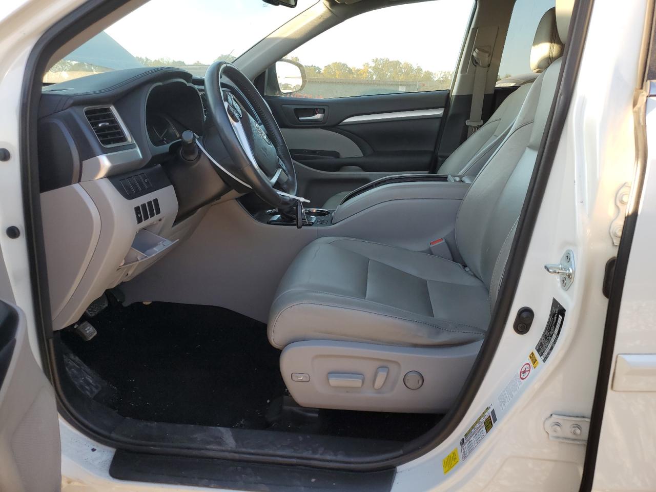 2016 Toyota Highlander VIN 5TDKKRFH8GS142236 Copart auction photo, front end damage thumbnail 7