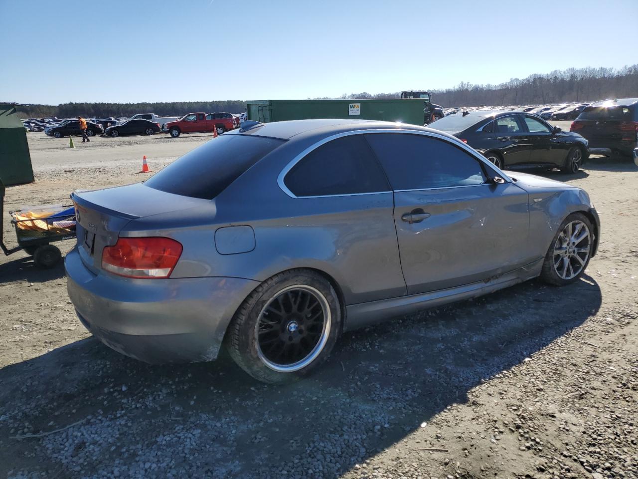 2013 BMW 1er VIN WBAUC9C54DVY60283 Copart auction photo, all over damage thumbnail 3