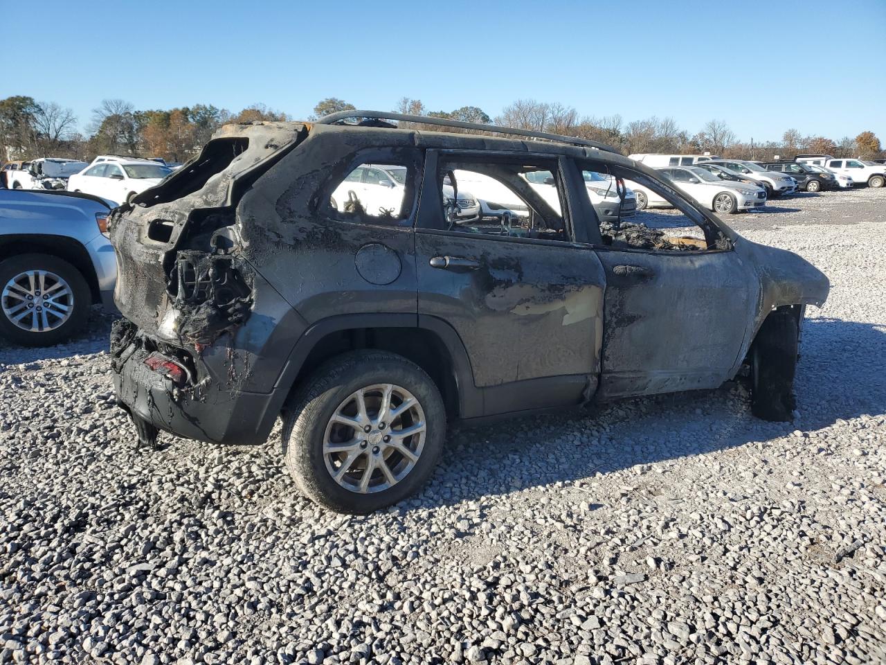 2014 Jeep Grand Cherokee VIN 1C4PJMCB4EW137804 Copart auction photo, burn / all over damage thumbnail 3