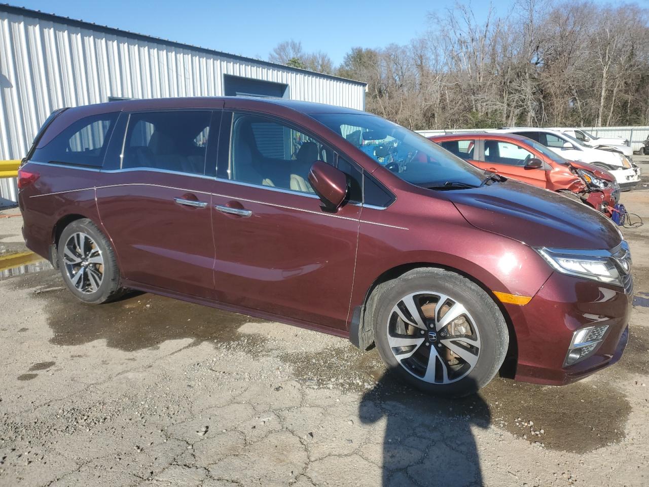 2019 Honda Odyssey VIN 5FNRL6H91KB010738 Copart auction photo, rear end / minor dent/scratches damage thumbnail 4