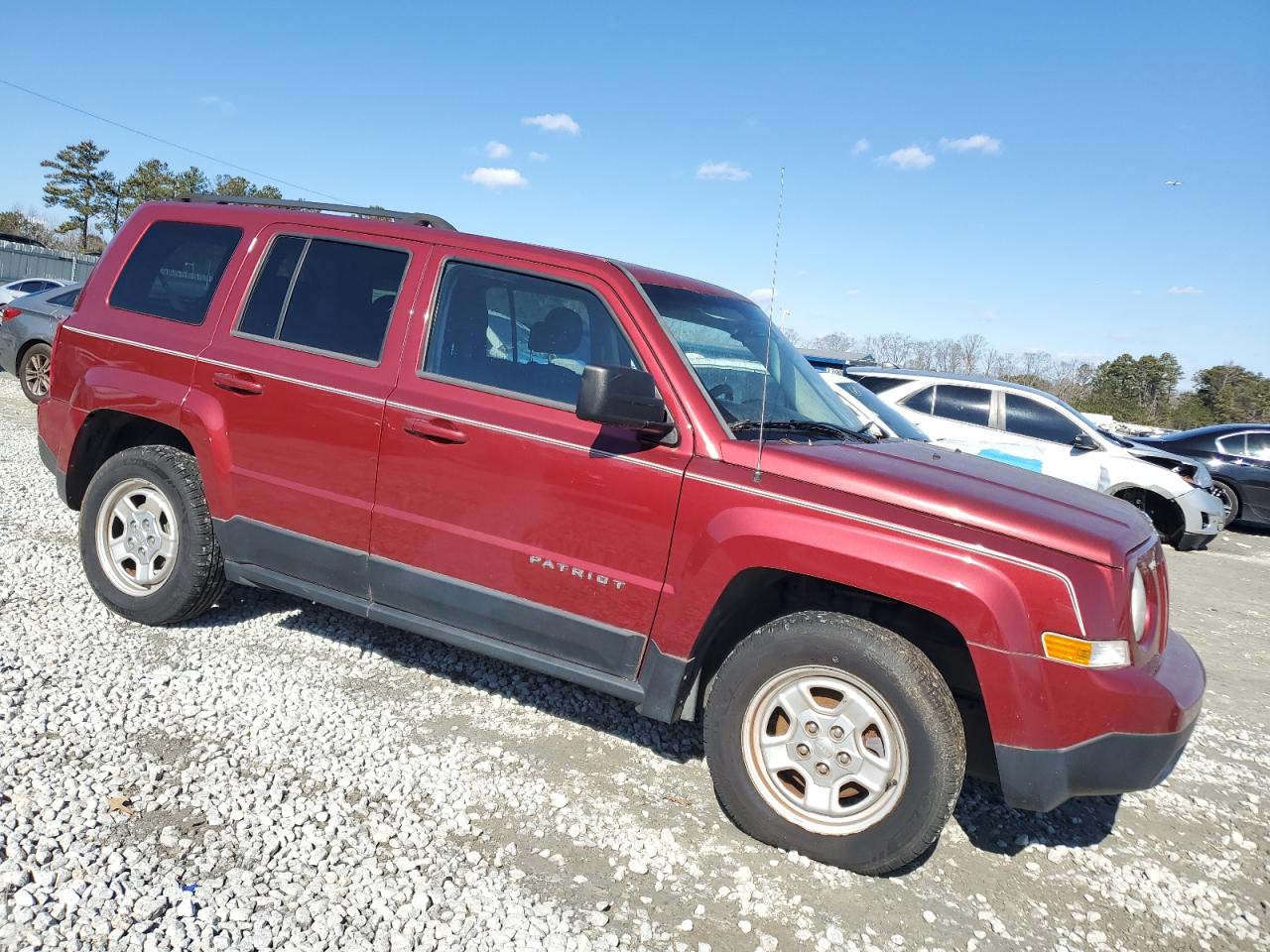 2013 Jeep Liberty (Patriot) VIN 1C4NJPBA3DD115725 Copart auction photo, minor dent/scratches damage thumbnail 4
