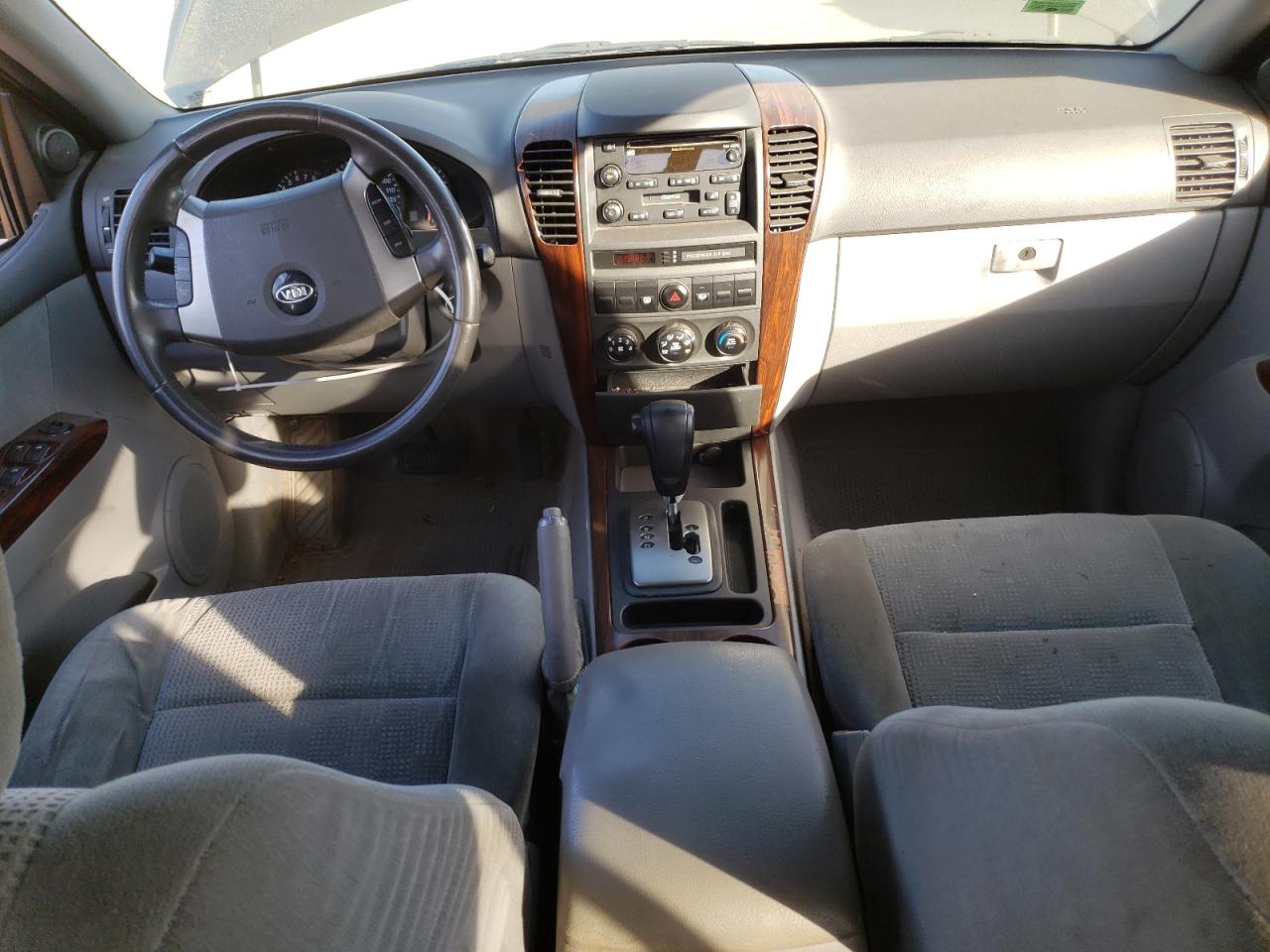 2006 KIA Sorento VIN KNDJD733865551196 Copart auction photo, all over damage thumbnail 8