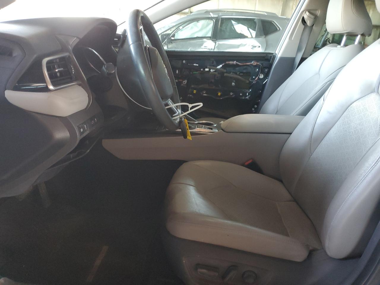 2018 Toyota Camry VIN 4T1B61HKXJU571651 Copart auction photo, front end damage thumbnail 7