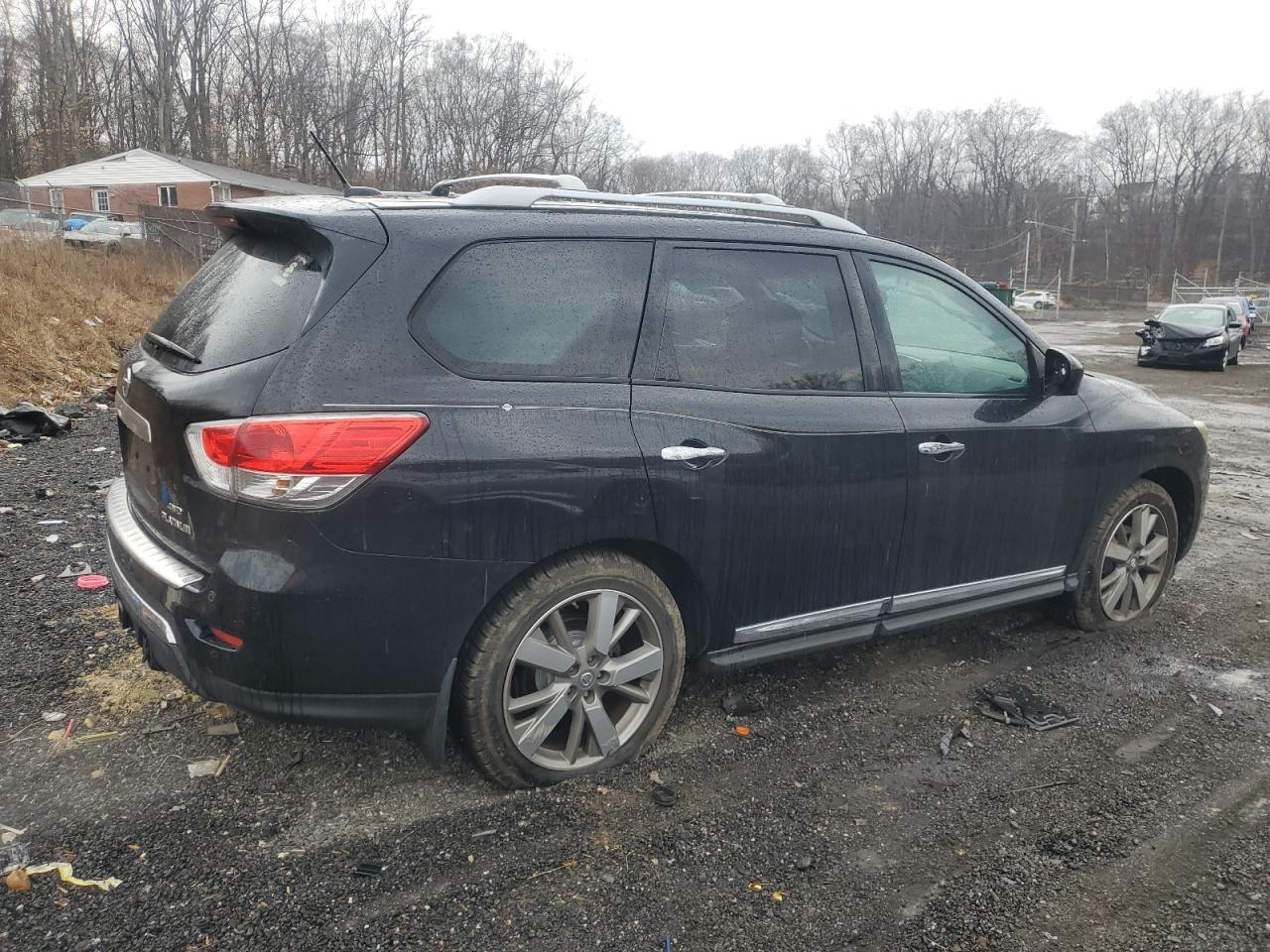 2015 Nissan Pathfinder VIN 5N1AR2MM0FC660013 Copart auction photo, minor dent/scratches damage thumbnail 3