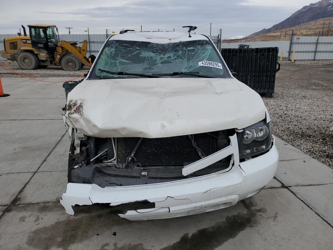 2010 Chevrolet Tahoe VIN 1GNUKBE03AR115261 Copart auction photo, rollover damage thumbnail 5
