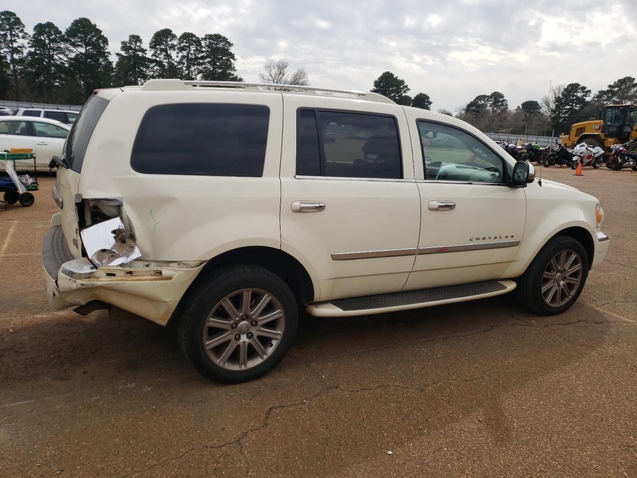 2008 Chrysler Aspen VIN 1A8HX582X8F149129 Copart auction photo, rear end / minor dent/scratches damage thumbnail 3