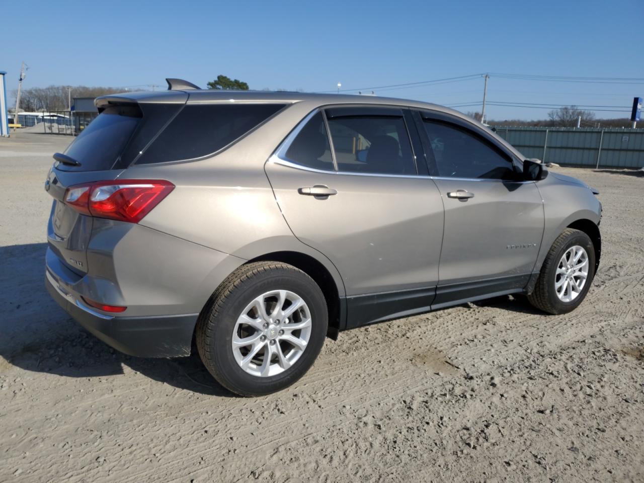2019 Chevrolet Equinox VIN 3GNAXUEV4KS583901 Copart auction photo, front end damage thumbnail 3