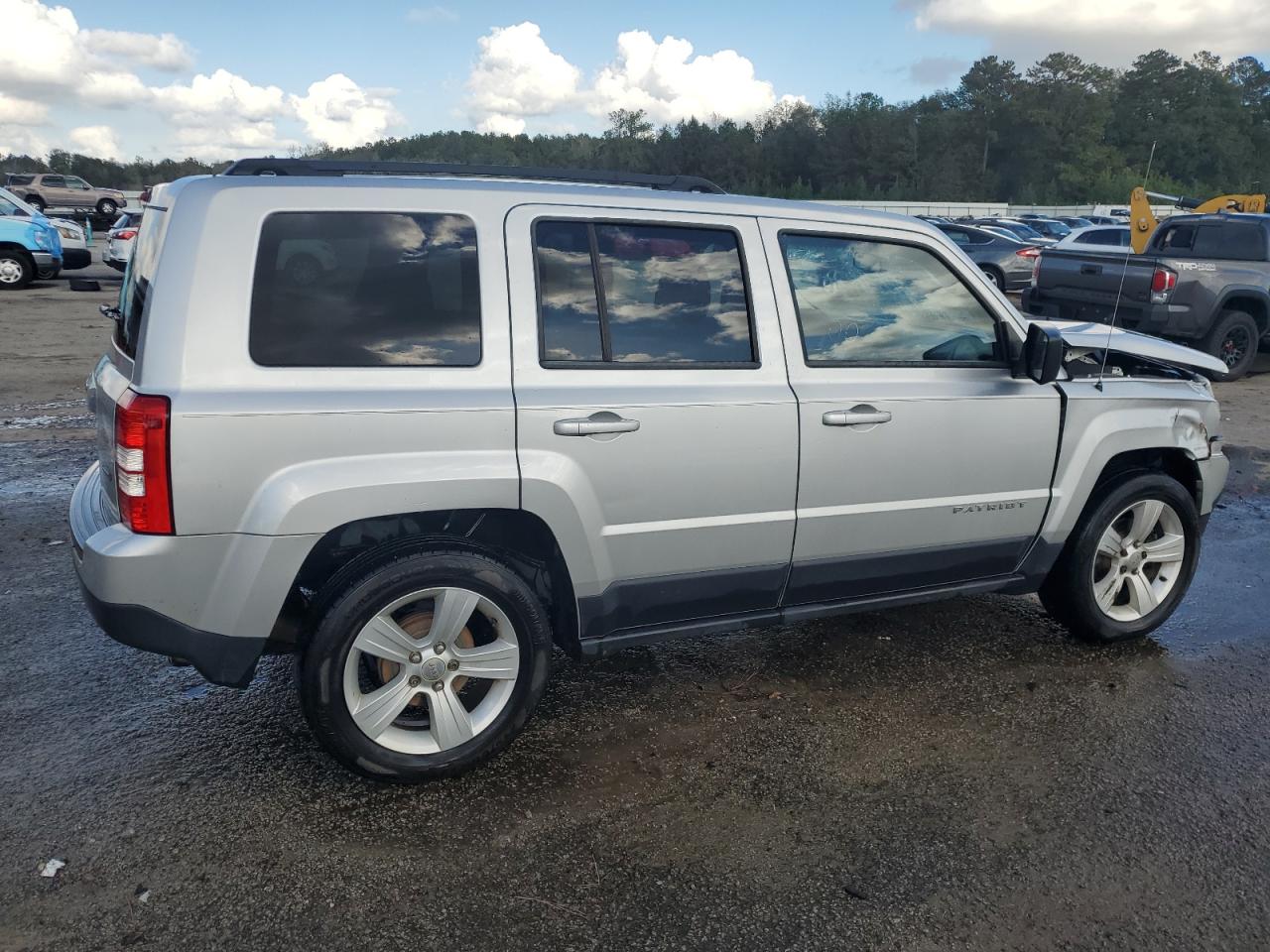 2014 Jeep Liberty (Patriot) VIN 1C4NJPFA2ED515321 Copart auction photo, front end damage thumbnail 3