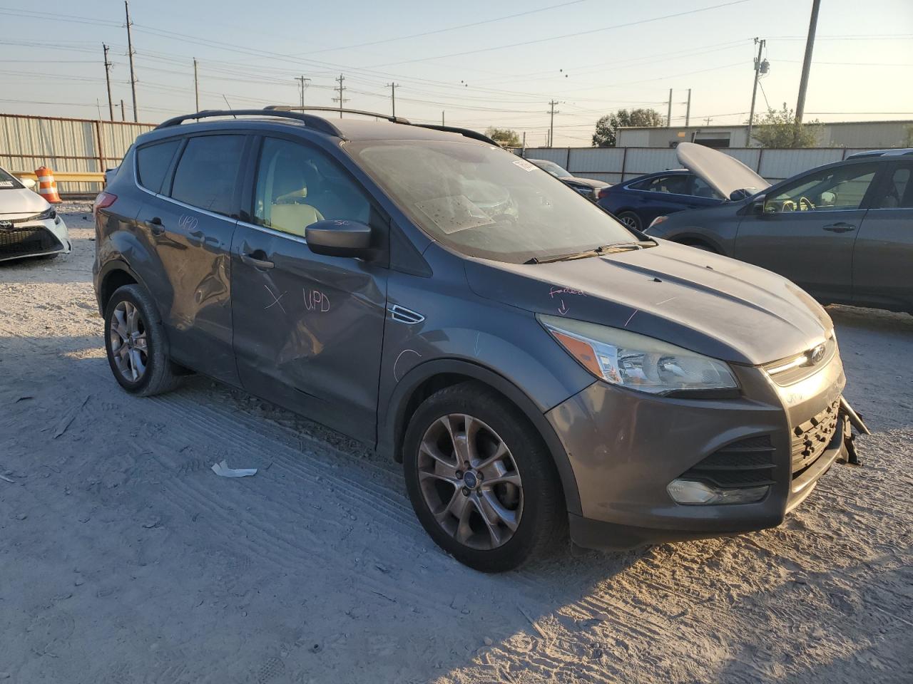 2013 Ford Escape VIN 1FMCU0GX9DUC13981 Copart auction photo, front end / side damage thumbnail 4