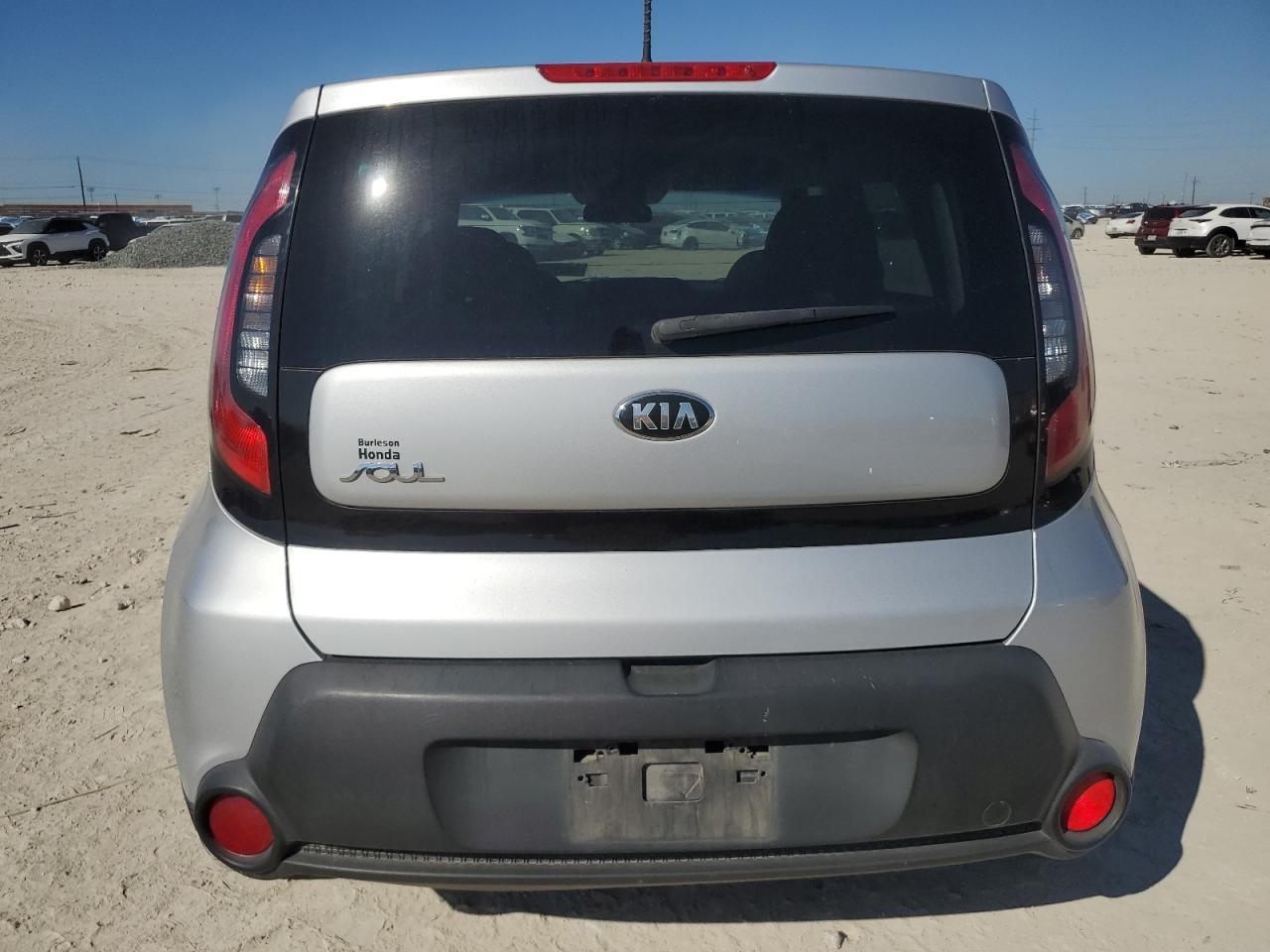 2015 KIA Soul VIN KNDJN2A28F7817203 Copart auction photo, minor dent/scratches damage thumbnail 6