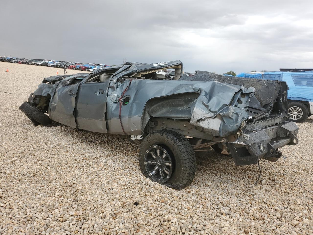 2008 Chevrolet Silverado VIN 1GCHK23618F147185 Copart auction photo, rollover damage thumbnail 2