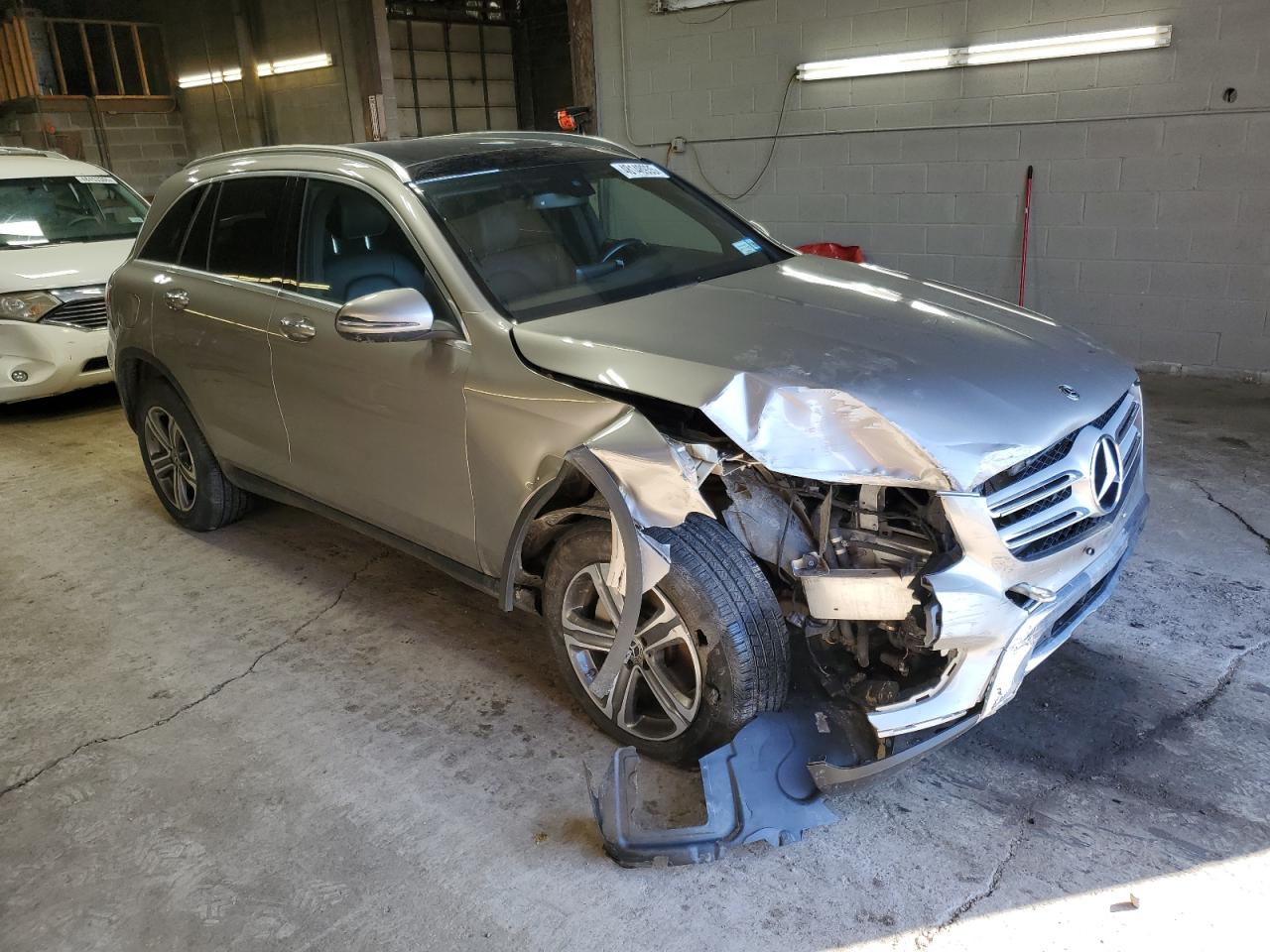 2019 Mercedes-Benz GLC VIN WDC0G4KB3KV196887 Copart auction photo, front end / rear end damage thumbnail 4