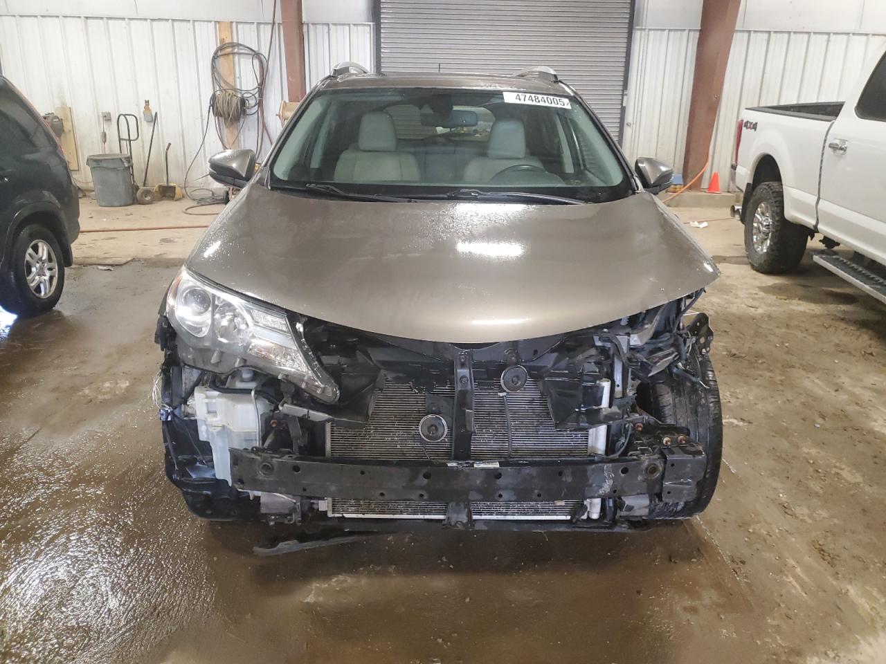 2015 Toyota RAV 4 VIN 2T3DFREV4FW380098 Copart auction photo, front end / side damage thumbnail 5
