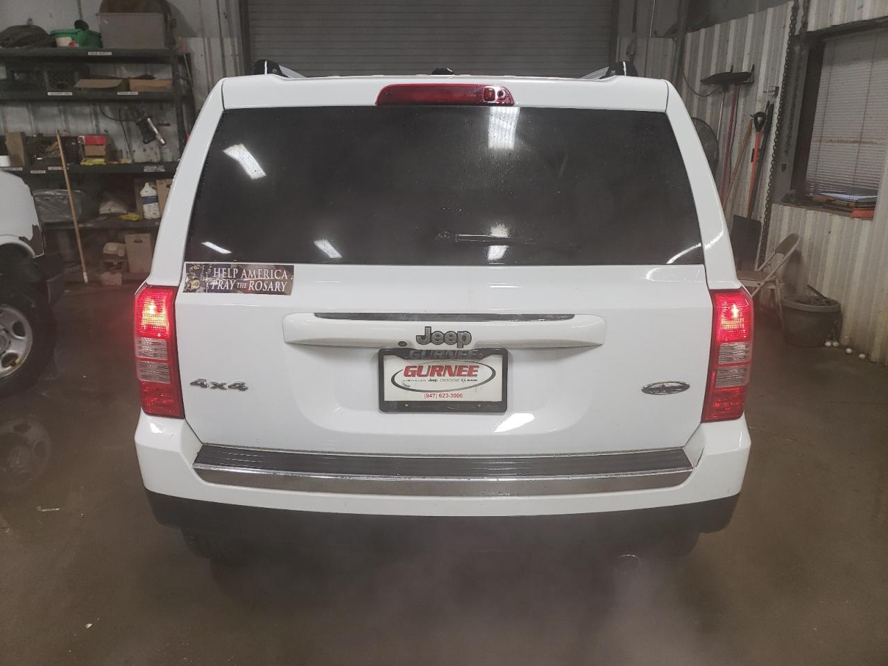 2016 Jeep Liberty (Patriot) VIN 1C4NJRFB4GD808824 Copart auction photo, side / front end damage thumbnail 6