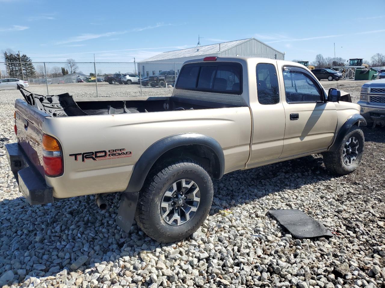 2003 Toyota Tacoma VIN 5TEWN72N43Z166829 Copart auction photo, front end / minor dent/scratches damage thumbnail 3