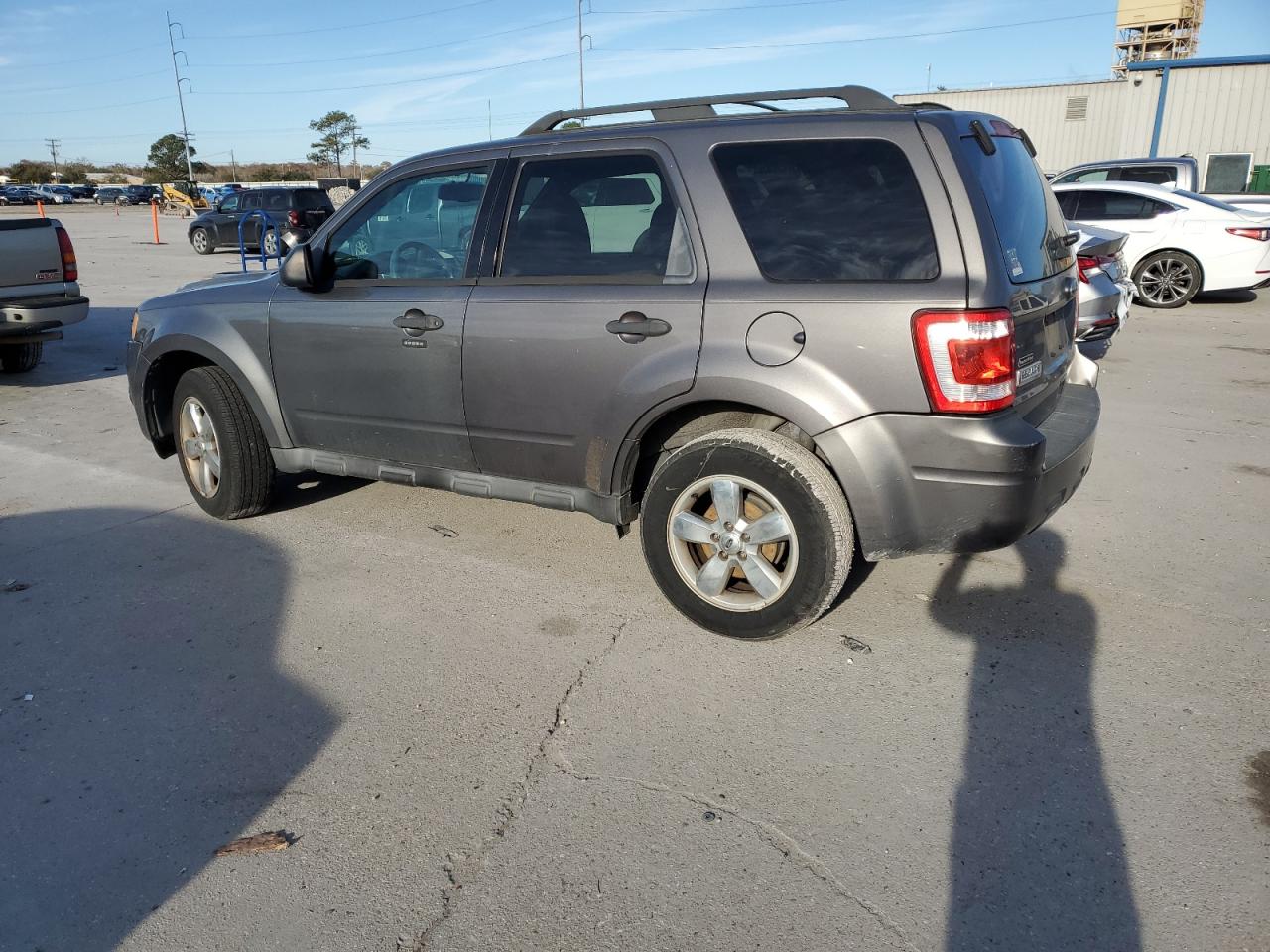 2011 Ford Escape VIN 1FMCU0DG1BKB57578 Copart auction photo, front end / minor dent/scratches damage thumbnail 2