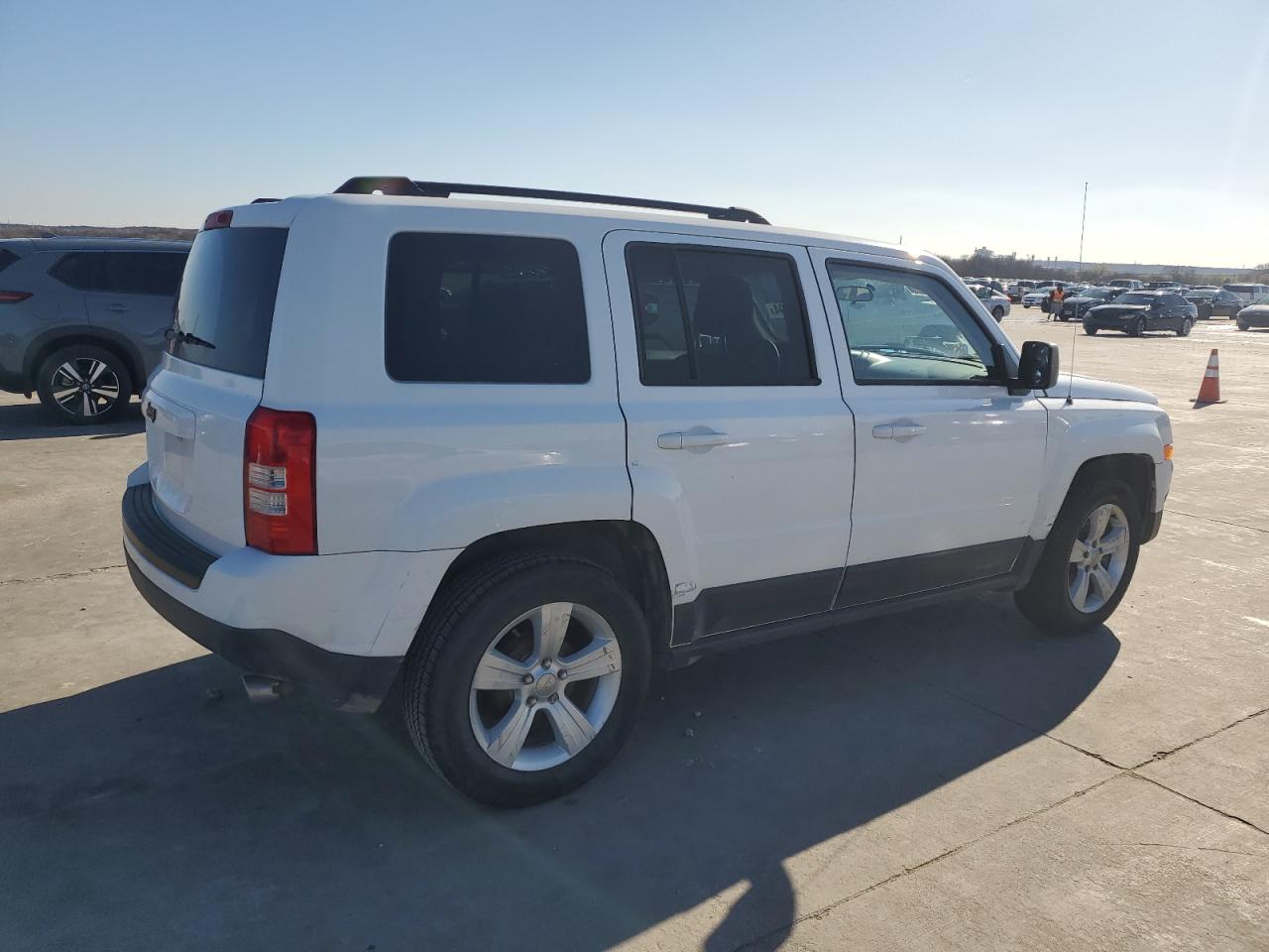 2014 Jeep Liberty (Patriot) VIN 1C4NJPBA5ED757655 Copart auction photo, rejected repair / front end damage thumbnail 3