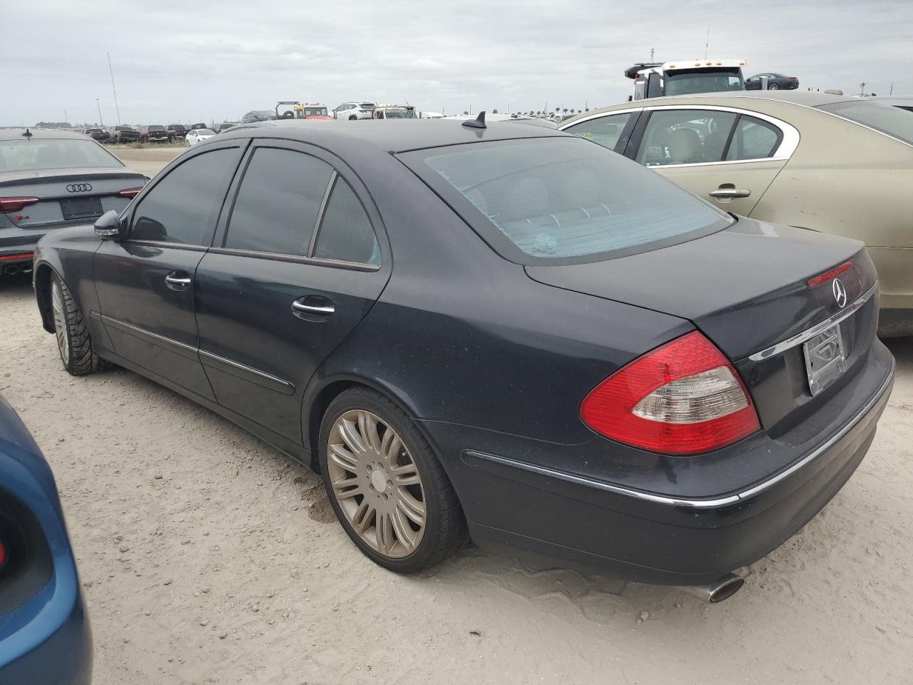2008 Mercedes-Benz E-klasse VIN WDBUF56X48B233217 Copart auction photo, water/flood damage thumbnail 2