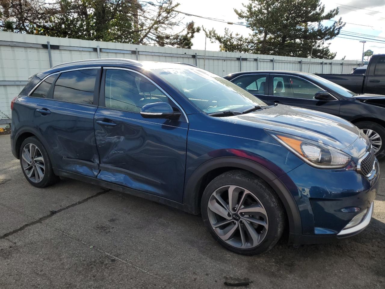 2019 KIA Niro VIN KNDCE3LC9K5224900 Copart auction photo, side / rear end damage thumbnail 4